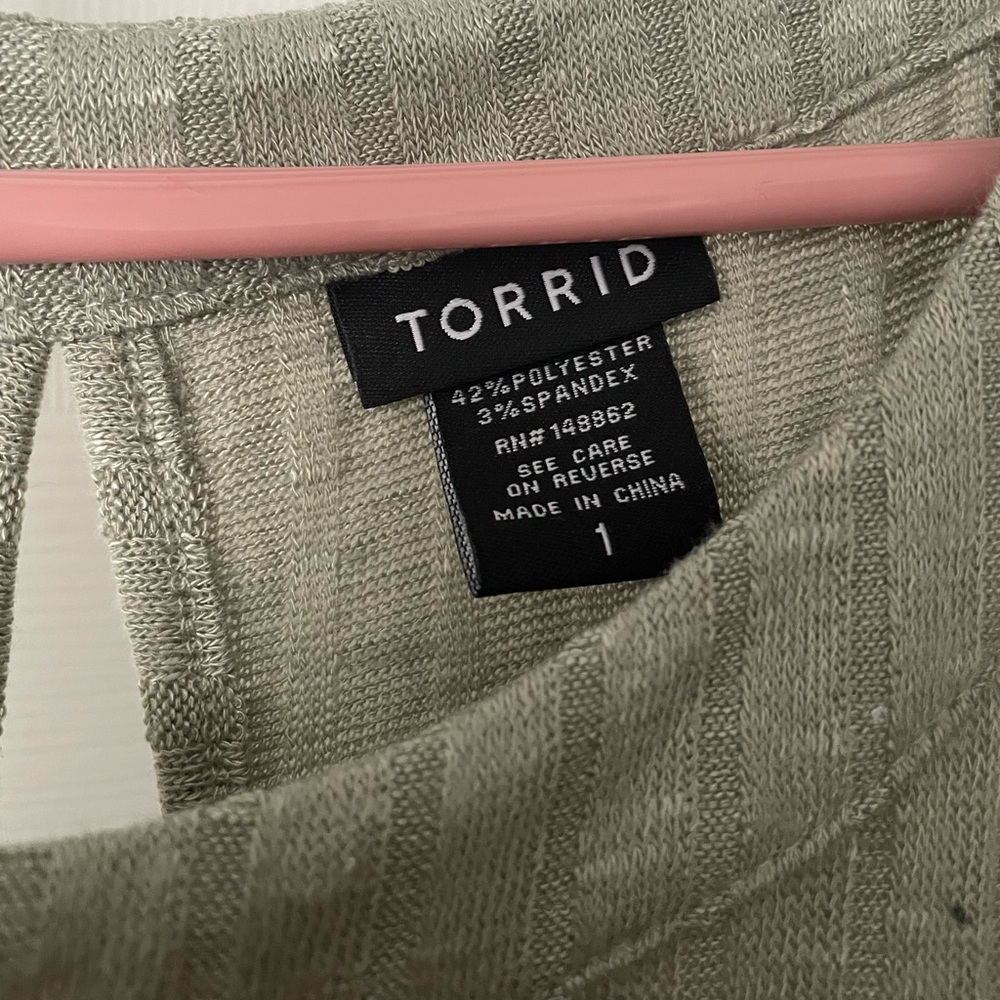 Torrid top - Picture 2 of 5
